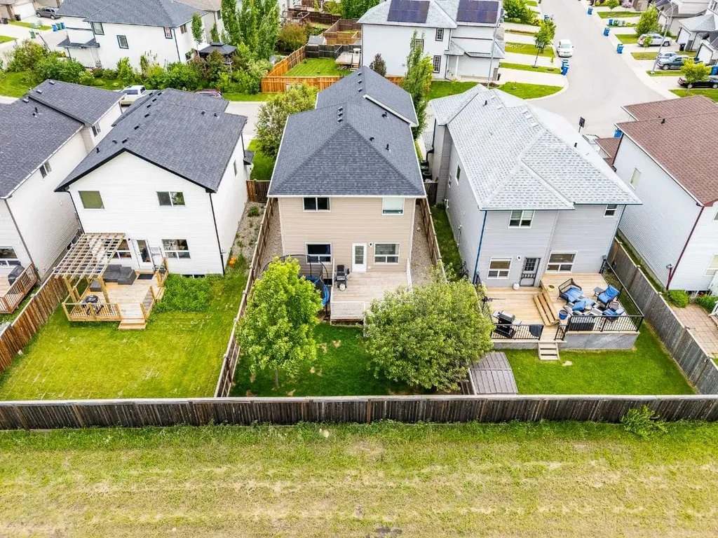 107 Everwoods Park SW Calgary AB T2Y 0G3