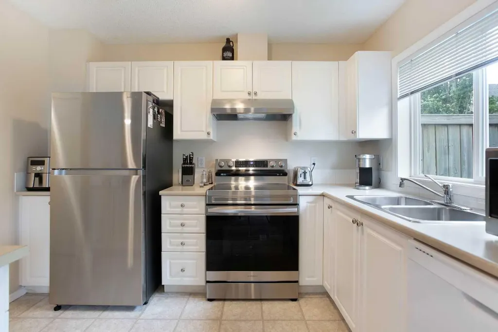 79 Citadel Point NW Calgary AB T3G2L5