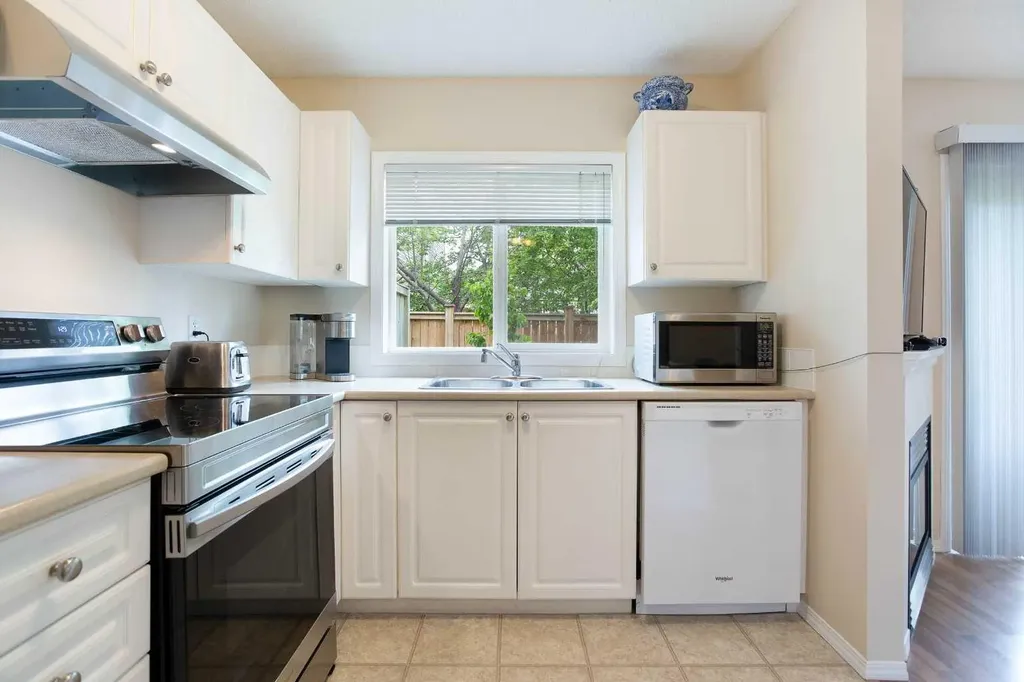 79 Citadel Point NW Calgary AB T3G2L5