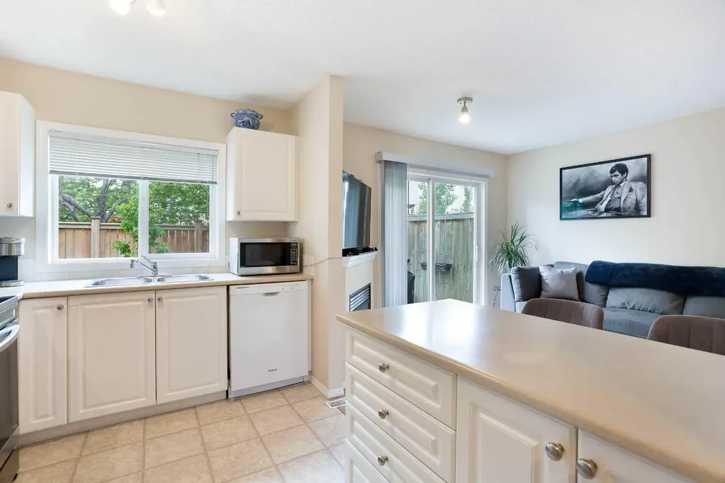 79 Citadel Point NW Calgary AB T3G2L5