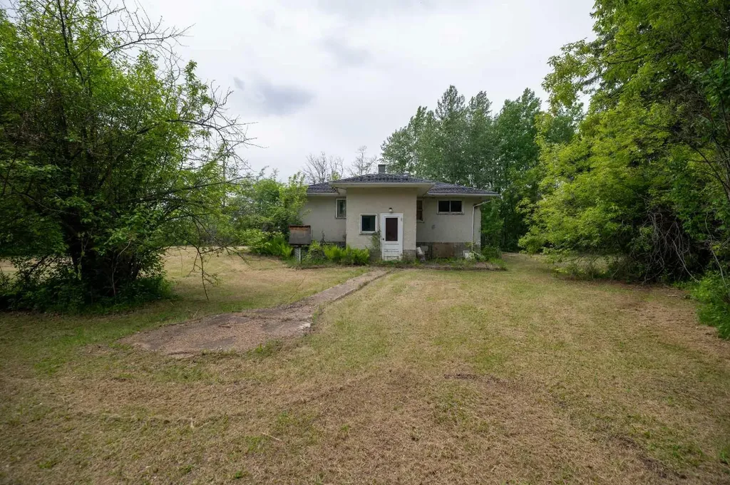 671059 Highway 813 Rural Athabasca County AB T9S 2A5