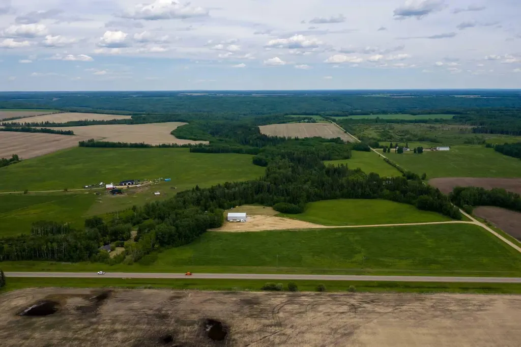 671059 Highway 813 Rural Athabasca County AB T9S 2A5