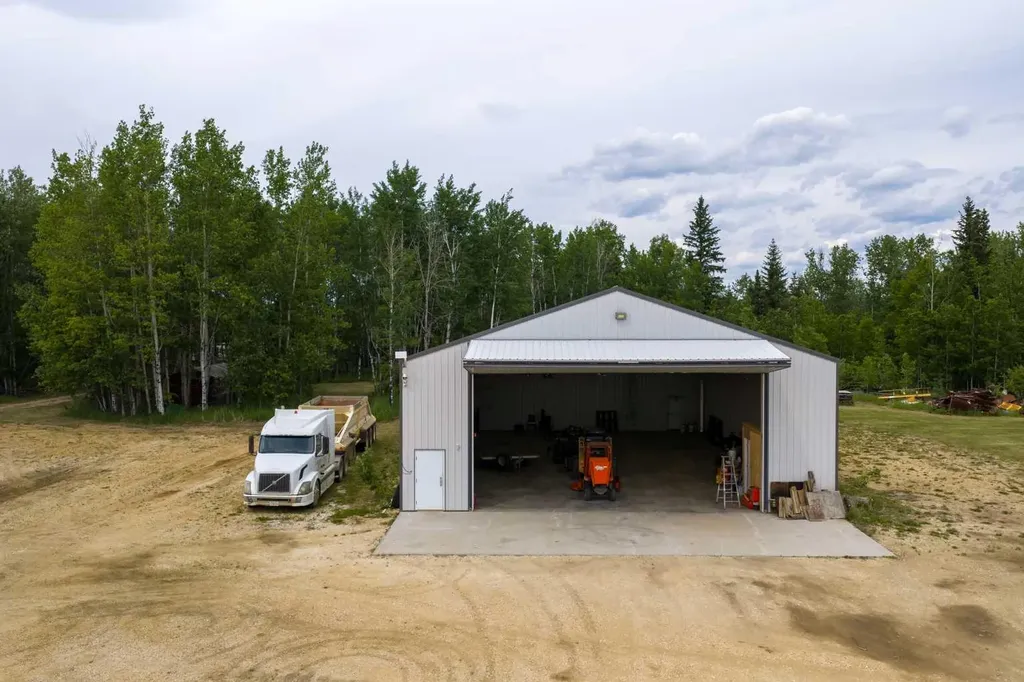 671059 Highway 813 Rural Athabasca County AB T9S 2A5