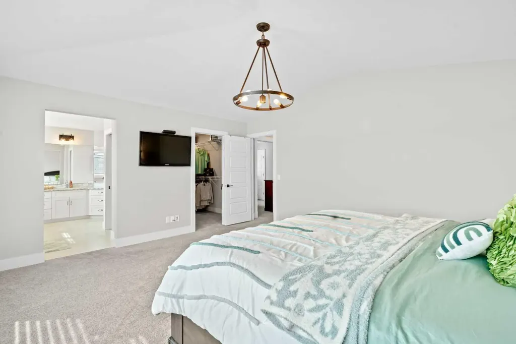237 Kinniburgh Way Chestermere AB T1X 0R9