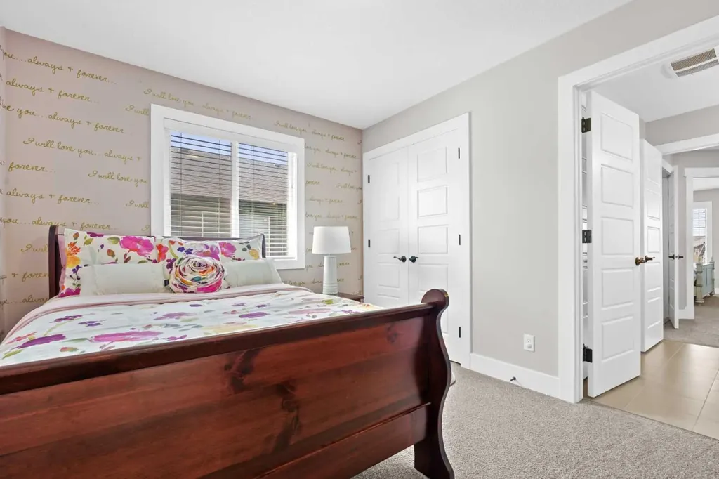 237 Kinniburgh Way Chestermere AB T1X 0R9