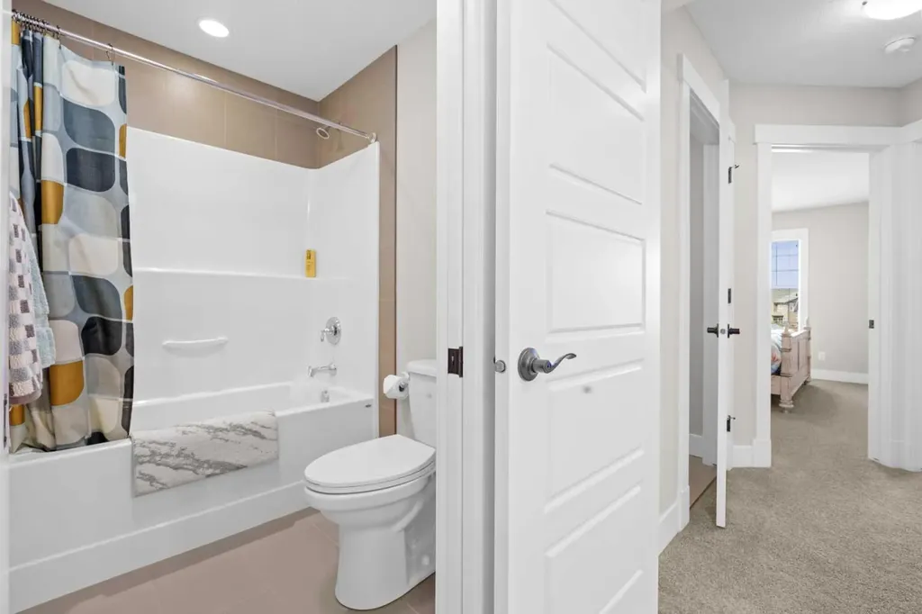 237 Kinniburgh Way Chestermere AB T1X 0R9