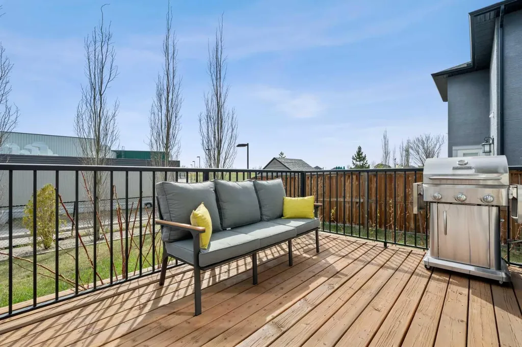 237 Kinniburgh Way Chestermere AB T1X 0R9