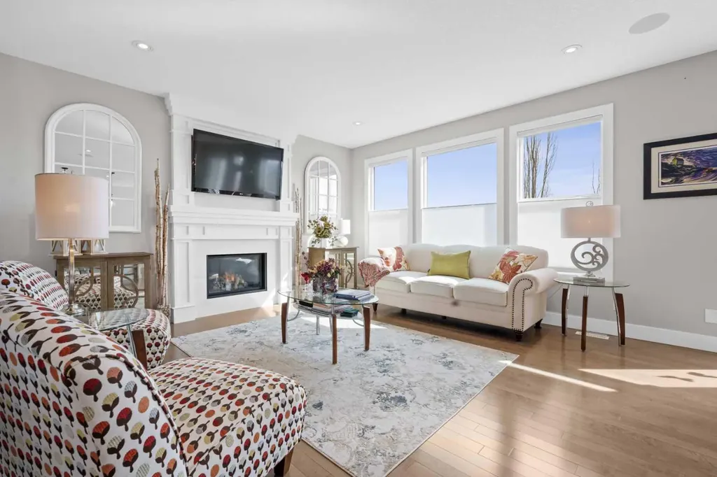 237 Kinniburgh Way Chestermere AB T1X 0R9