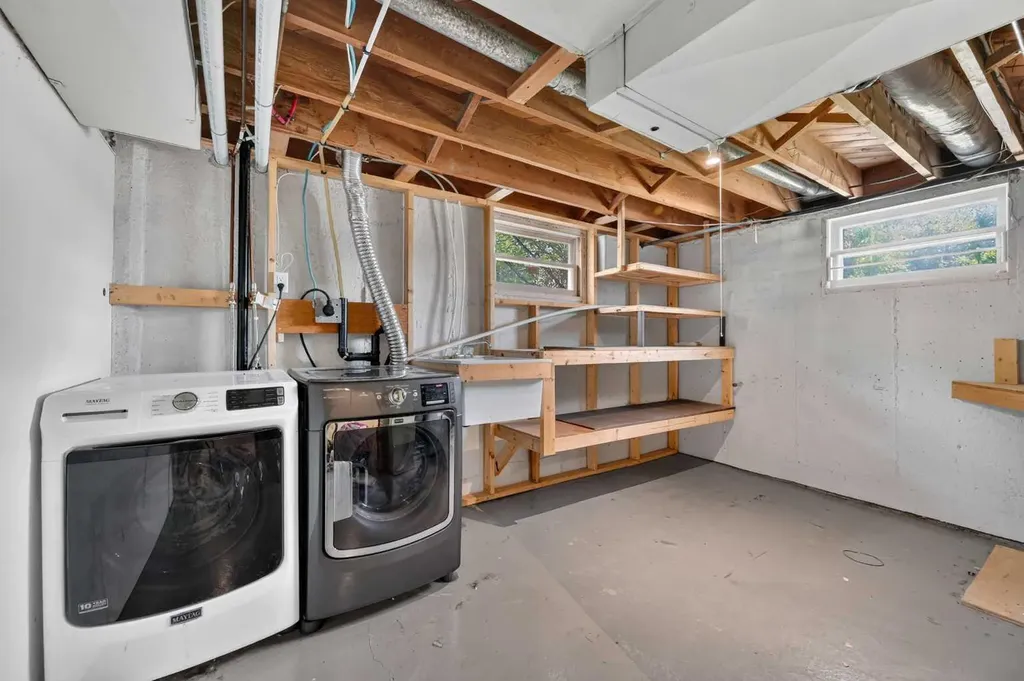 136 Hendon Drive NW Calgary AB T2K 1Z1