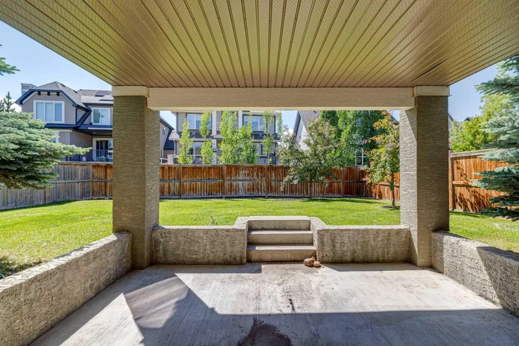 109 Mahogany Place SE Calgary AB T3M 1N9