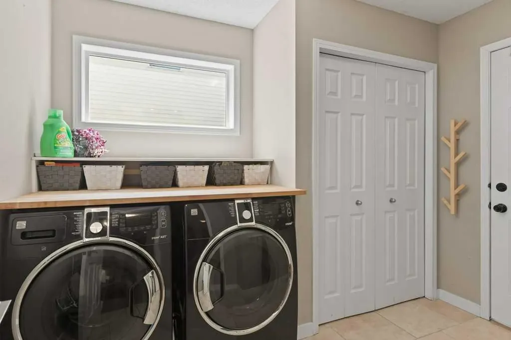 15 Valley Stream Circle NW Calgary AB T3B 5V9