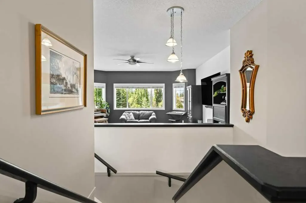 15 Valley Stream Circle NW Calgary AB T3B 5V9