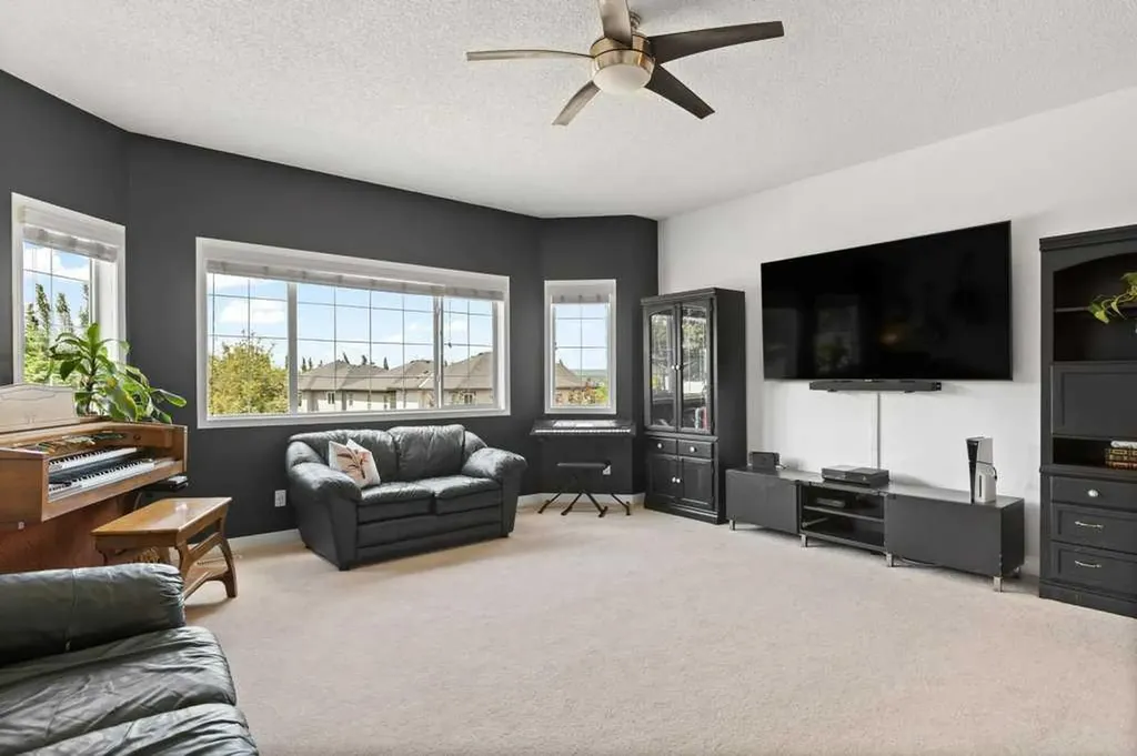 15 Valley Stream Circle NW Calgary AB T3B 5V9