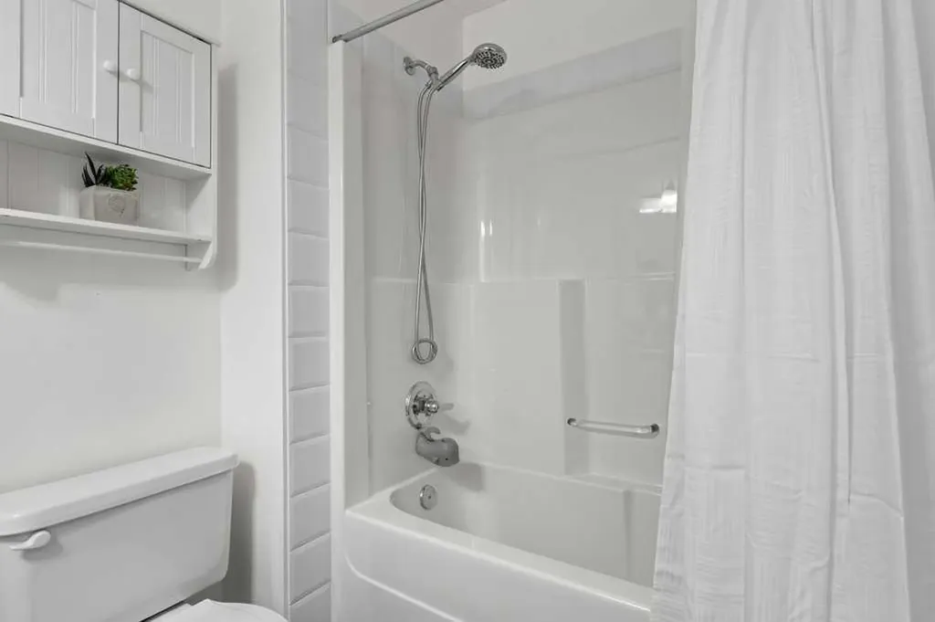 15 Valley Stream Circle NW Calgary AB T3B 5V9