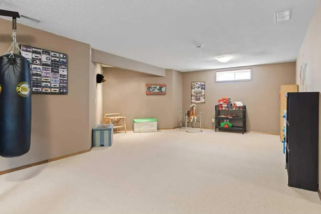 15 Valley Stream Circle NW Calgary AB T3B 5V9