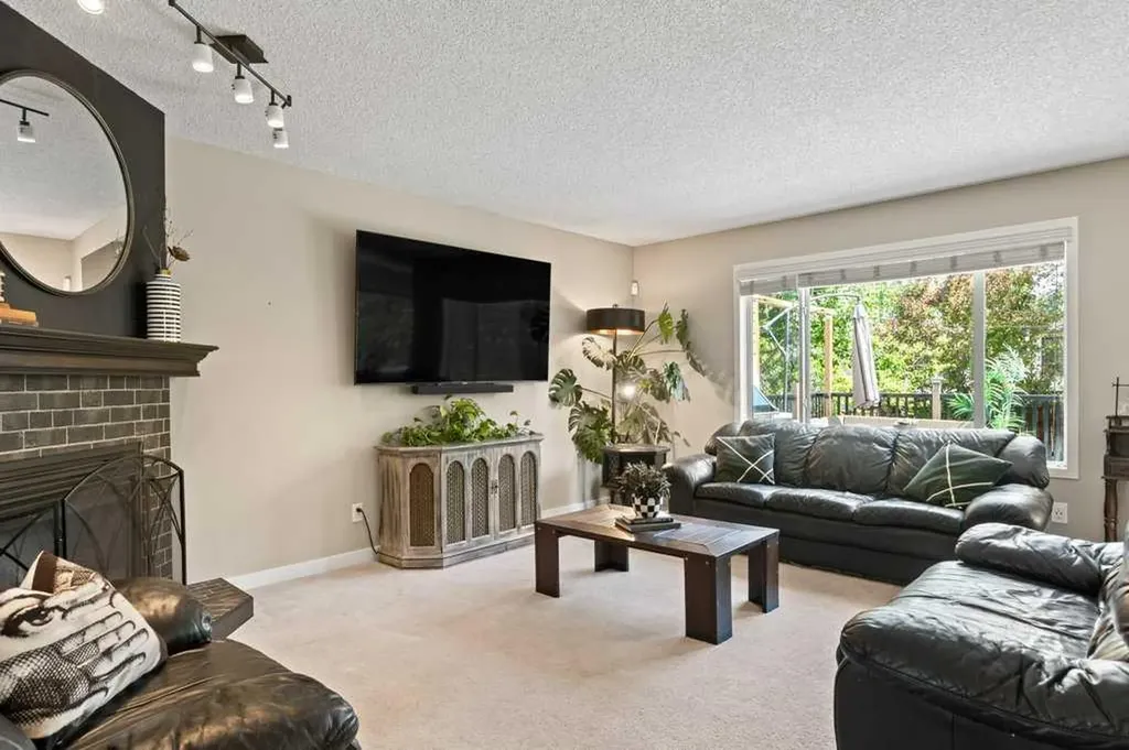 15 Valley Stream Circle NW Calgary AB T3B 5V9