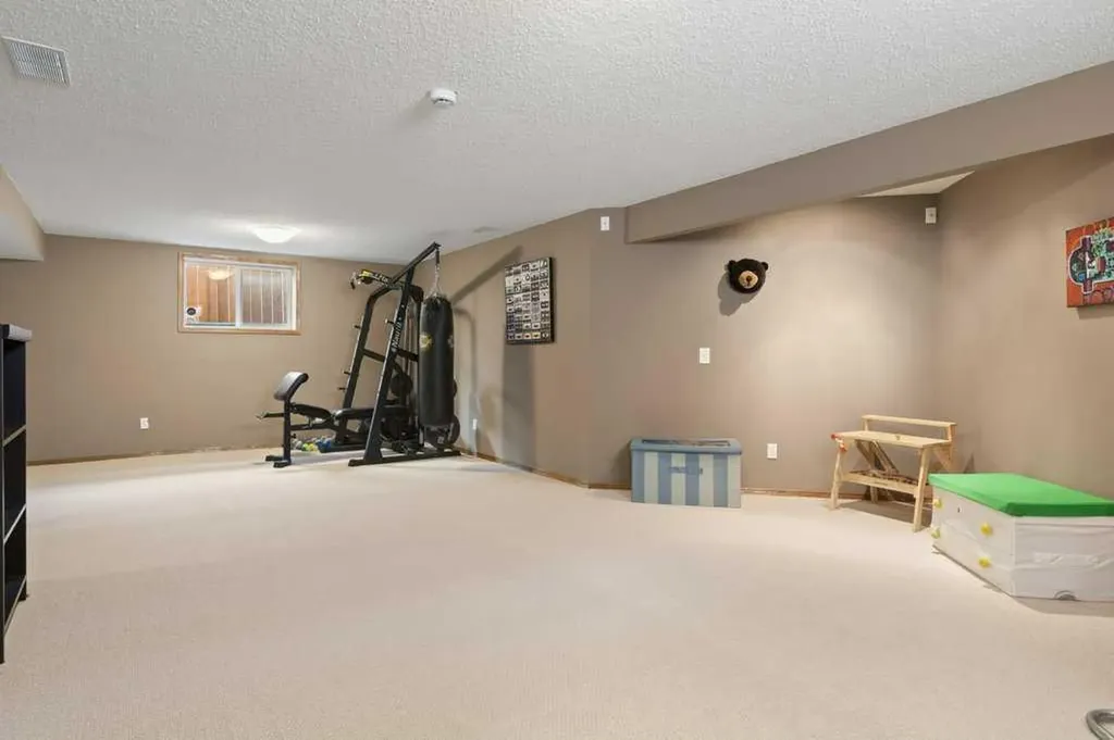 15 Valley Stream Circle NW Calgary AB T3B 5V9