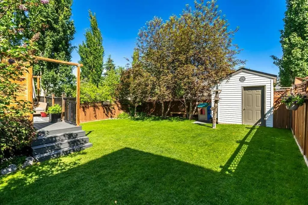 15 Valley Stream Circle NW Calgary AB T3B 5V9