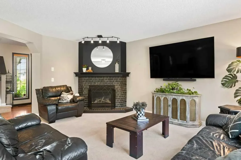 15 Valley Stream Circle NW Calgary AB T3B 5V9
