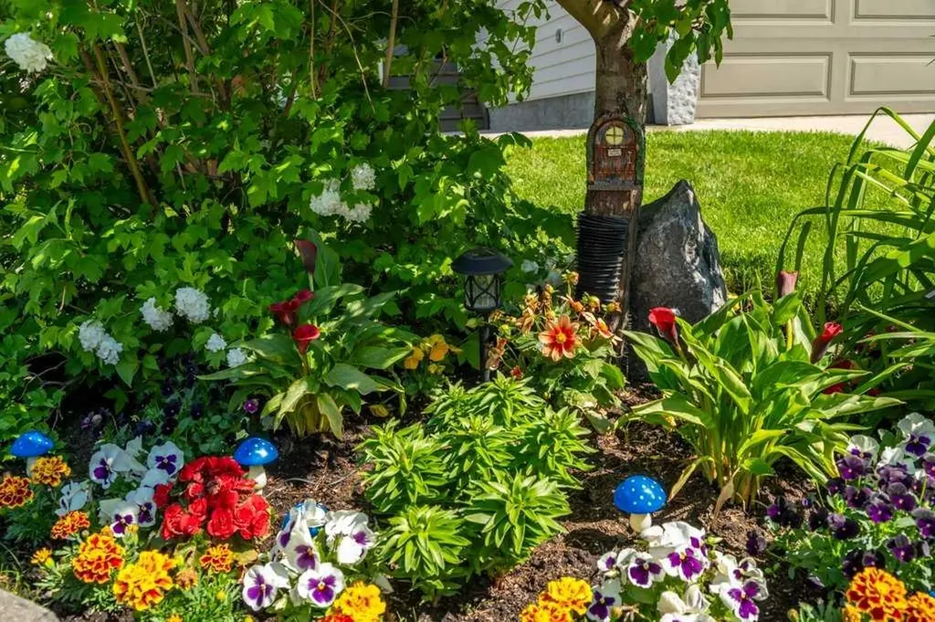 15 Valley Stream Circle NW Calgary AB T3B 5V9
