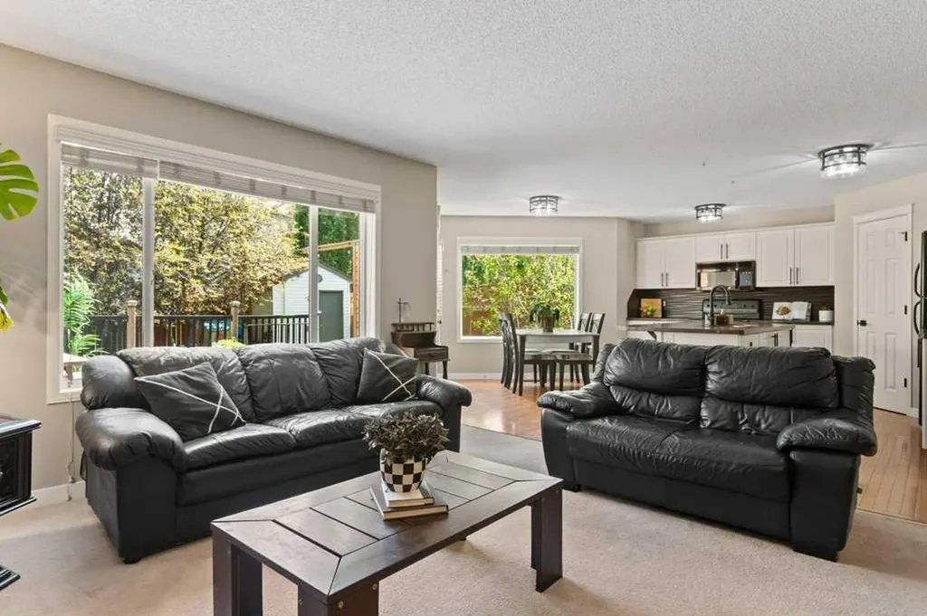 15 Valley Stream Circle NW Calgary AB T3B 5V9