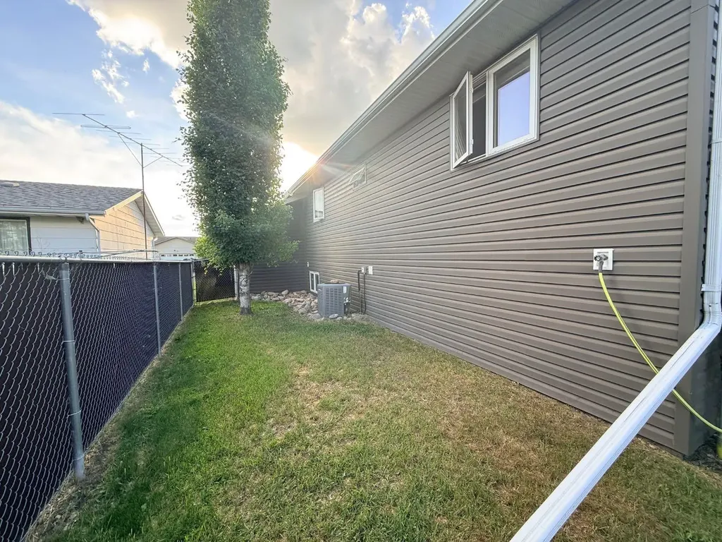 205 4 Street W Lashburn SK S0M 1H0