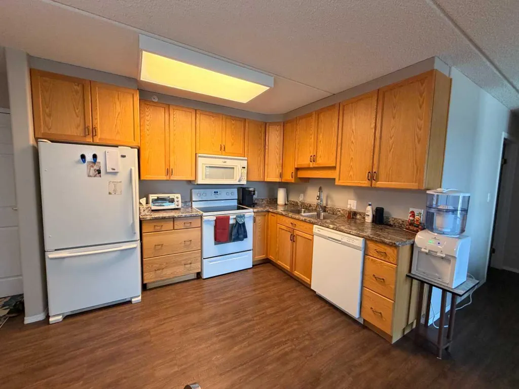 848 4 Avenue Wainwright AB T9W 1V6