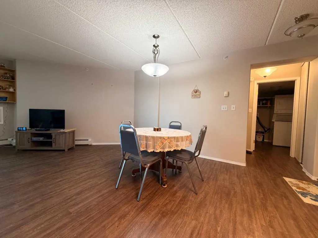 848 4 Avenue Wainwright AB T9W 1V6