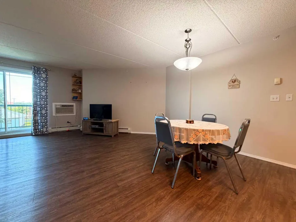 848 4 Avenue Wainwright AB T9W 1V6