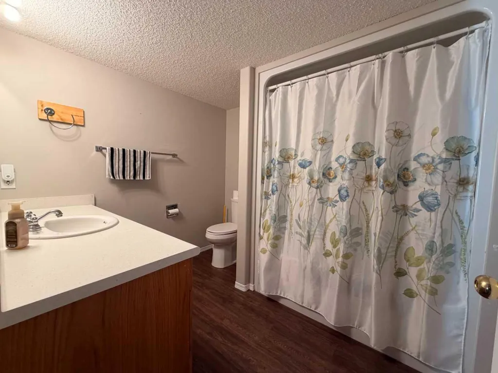 848 4 Avenue Wainwright AB T9W 1V6
