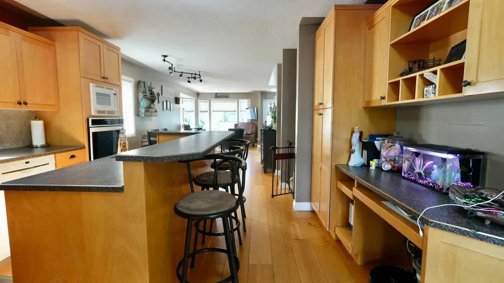 8101 103 Avenue Peace River AB T8S 1M9