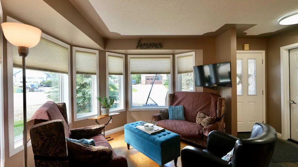 8101 103 Avenue Peace River AB T8S 1M9