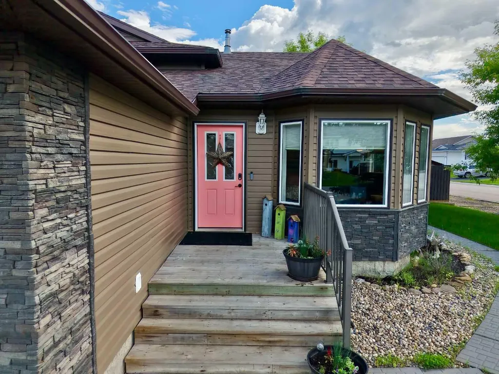 8101 103 Avenue Peace River AB T8S 1M9