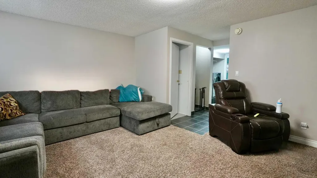 8101 103 Avenue Peace River AB T8S 1M9