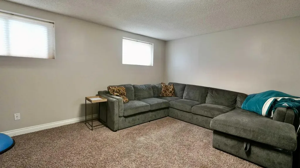 8101 103 Avenue Peace River AB T8S 1M9