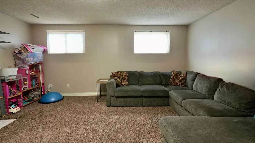 8101 103 Avenue Peace River AB T8S 1M9