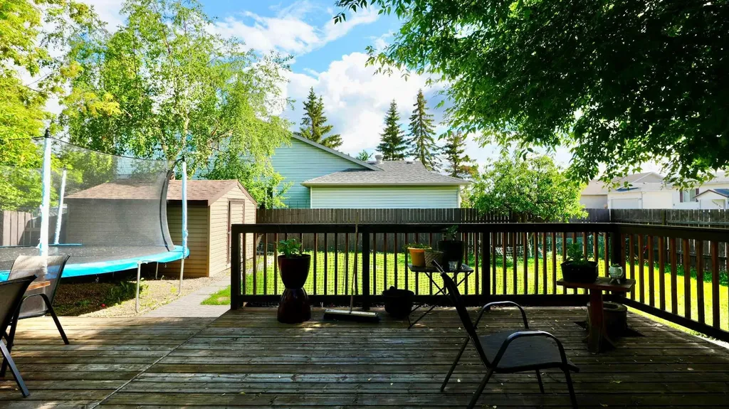 8101 103 Avenue Peace River AB T8S 1M9