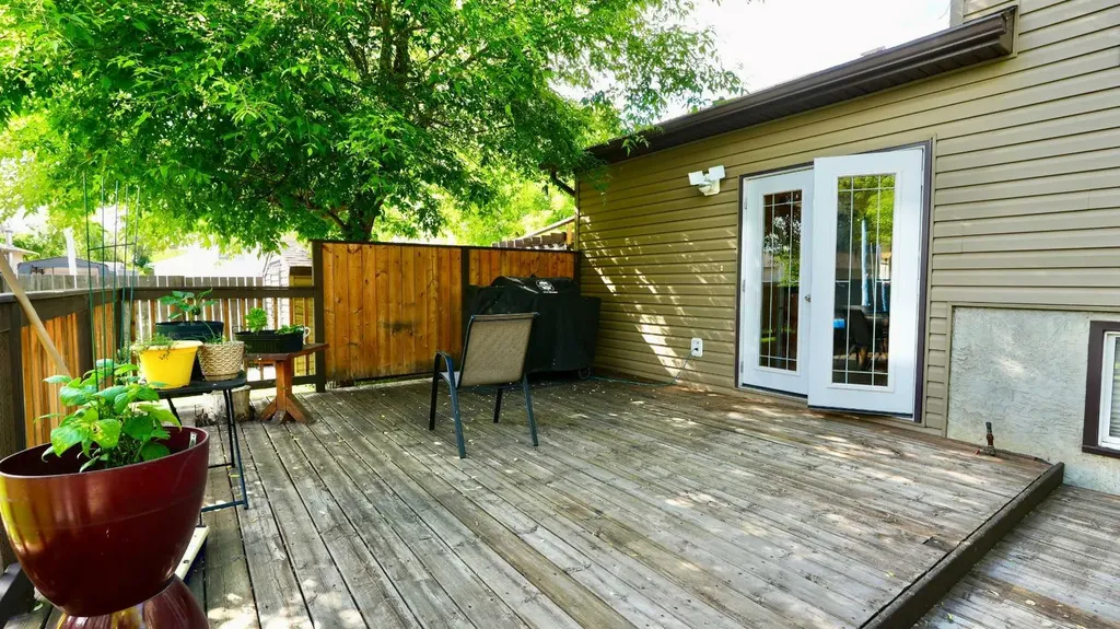 8101 103 Avenue Peace River AB T8S 1M9