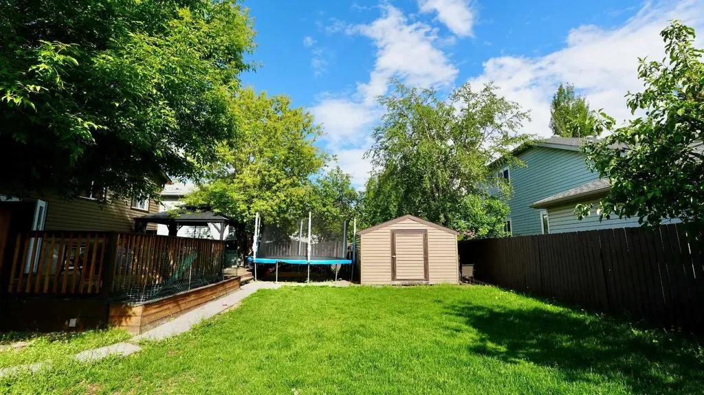 8101 103 Avenue Peace River AB T8S 1M9