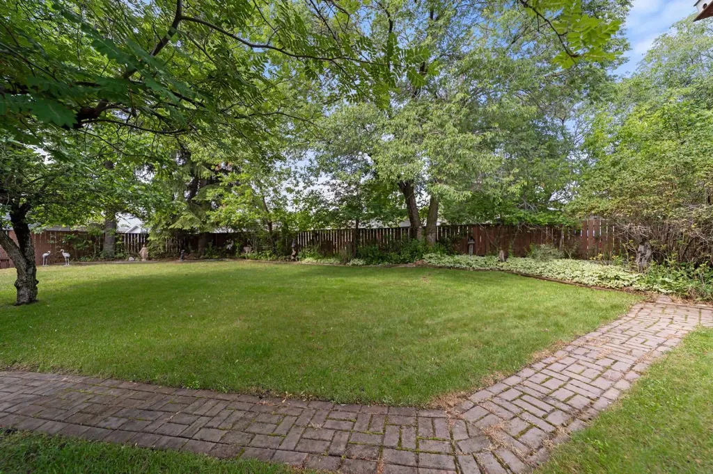 6314 43a Avenue Close Camrose AB T4V3N3