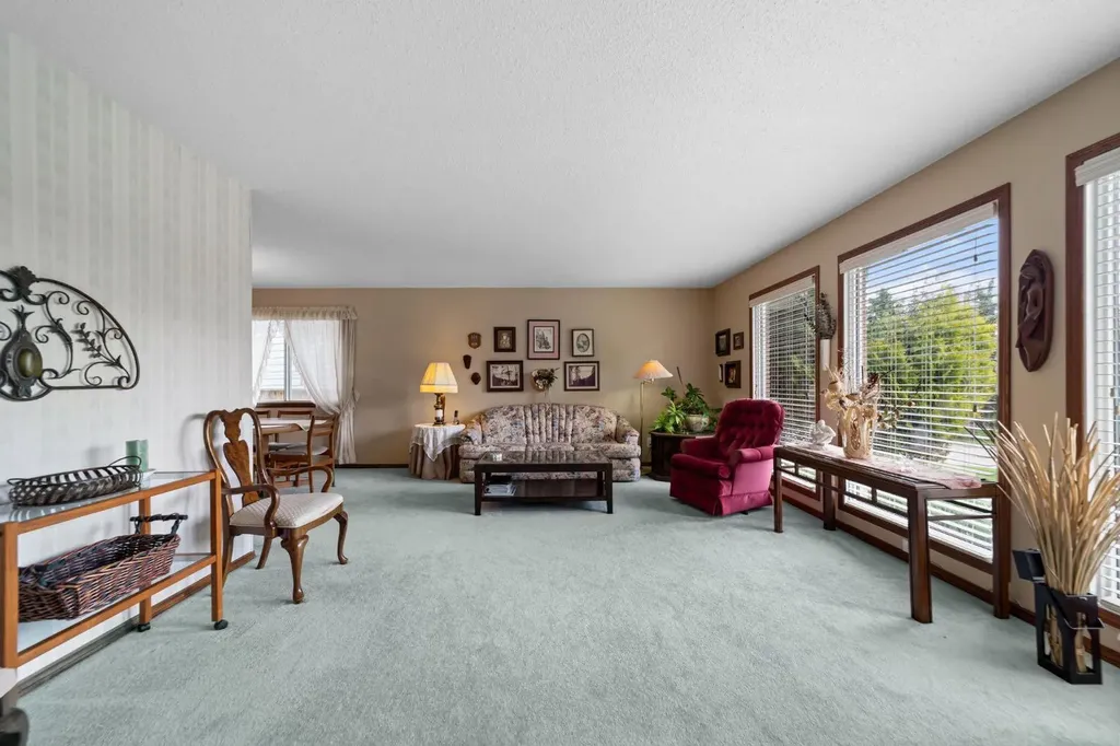 6314 43a Avenue Close Camrose AB T4V3N3
