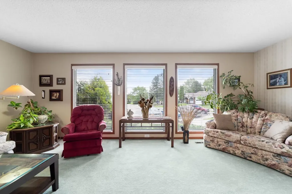 6314 43a Avenue Close Camrose AB T4V3N3