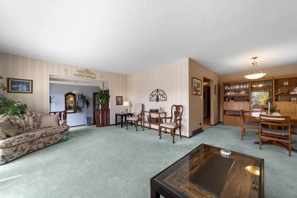 6314 43a Avenue Close Camrose AB T4V3N3