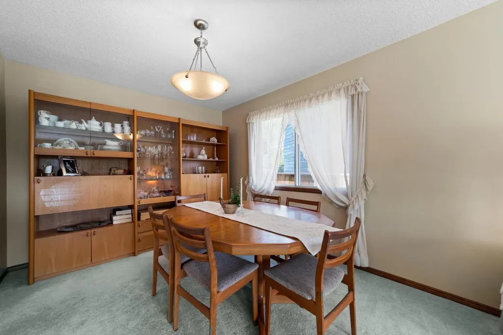6314 43a Avenue Close Camrose AB T4V3N3