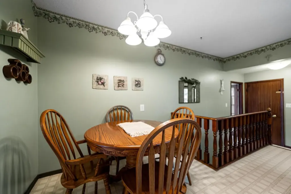 6314 43a Avenue Close Camrose AB T4V3N3