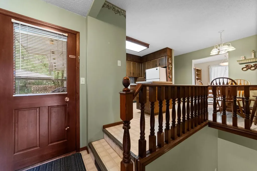 6314 43a Avenue Close Camrose AB T4V3N3
