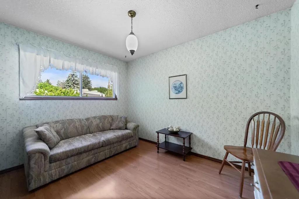 6314 43a Avenue Close Camrose AB T4V3N3