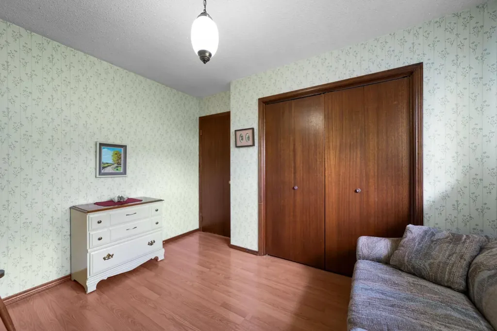 6314 43a Avenue Close Camrose AB T4V3N3