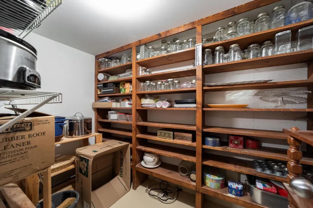 6314 43a Avenue Close Camrose AB T4V3N3