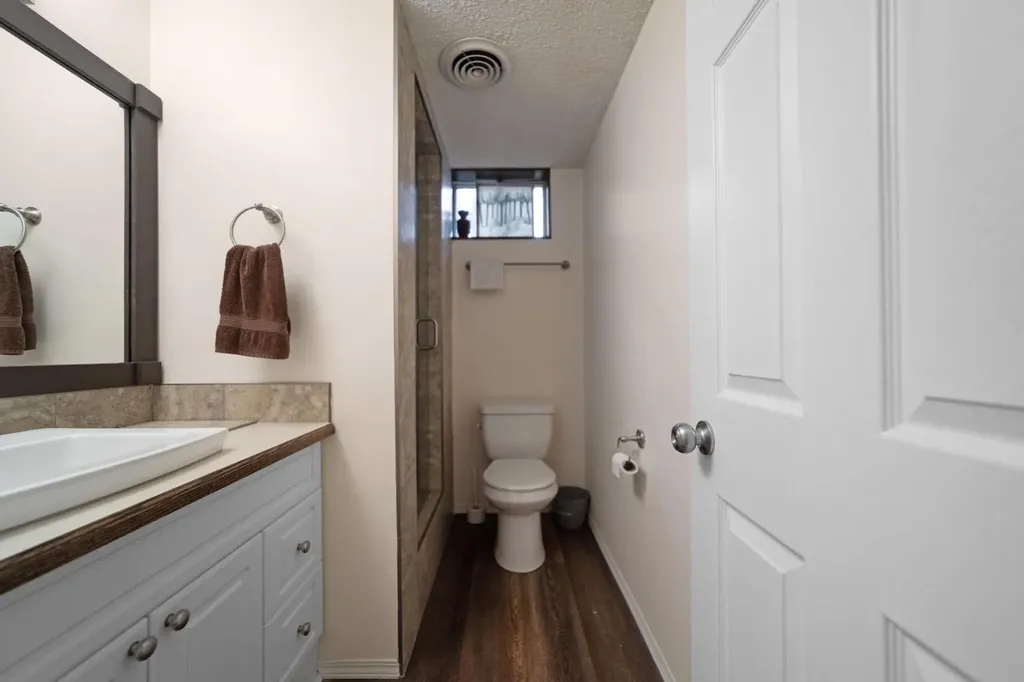 6314 43a Avenue Close Camrose AB T4V3N3